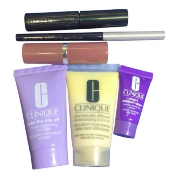 Clinique Make Up Bag w/Skincare Set NWOT - Picture 2 of 3